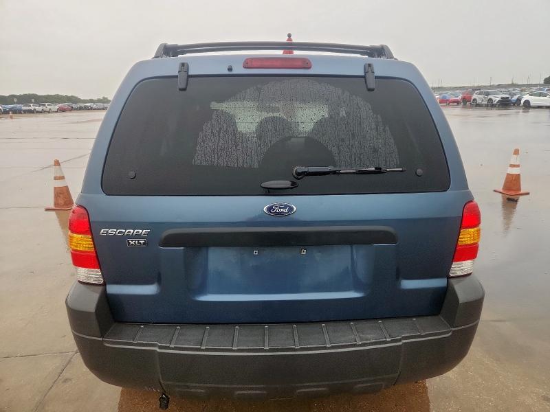 1FMCU03145DA07213 - 2005 FORD ESCAPE XLT 蓝色 照片 6