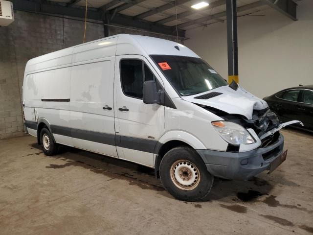 WD3PE8CB4B5609636 - 2011 MERCEDES-BENZ SPRINTER 2500 WHITE photo 4