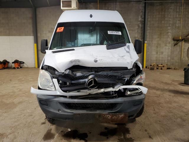WD3PE8CB4B5609636 - 2011 MERCEDES-BENZ SPRINTER 2500 WHITE photo 5