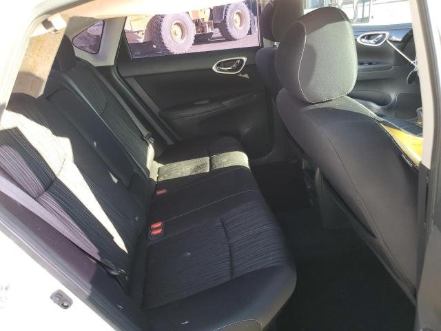 3N1AB7AP0JL637593 - 2018 NISSAN SENTRA S WHITE photo 10