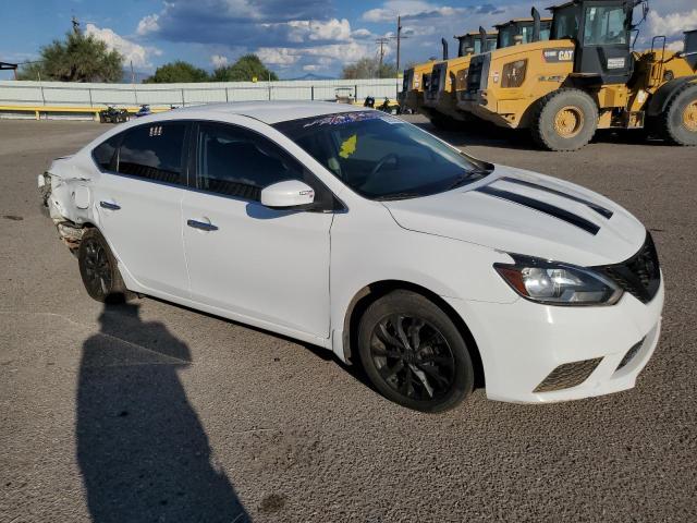 3N1AB7AP0JL637593 - 2018 NISSAN SENTRA S WHITE photo 4