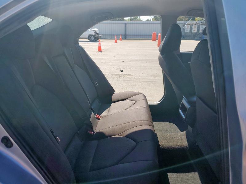 4T1C11AK4MU429085 - 2021 TOYOTA CAMRY LE ვერცხლისფერი ფოტო 10