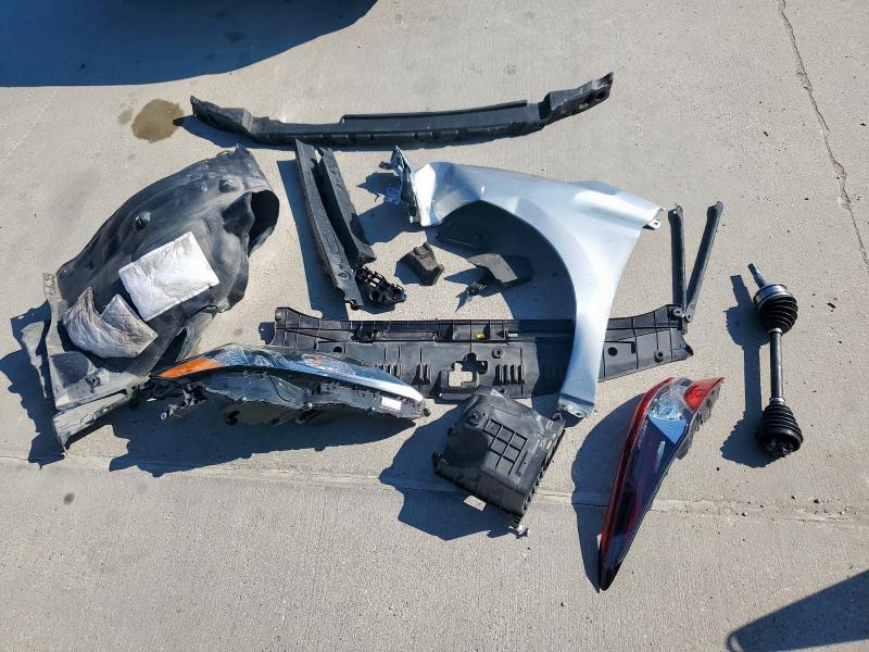 4T1C11AK4MU429085 - 2021 TOYOTA CAMRY LE ვერცხლისფერი ფოტო 12