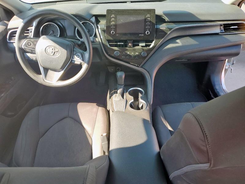 4T1C11AK4MU429085 - 2021 TOYOTA CAMRY LE ვერცხლისფერი ფოტო 8