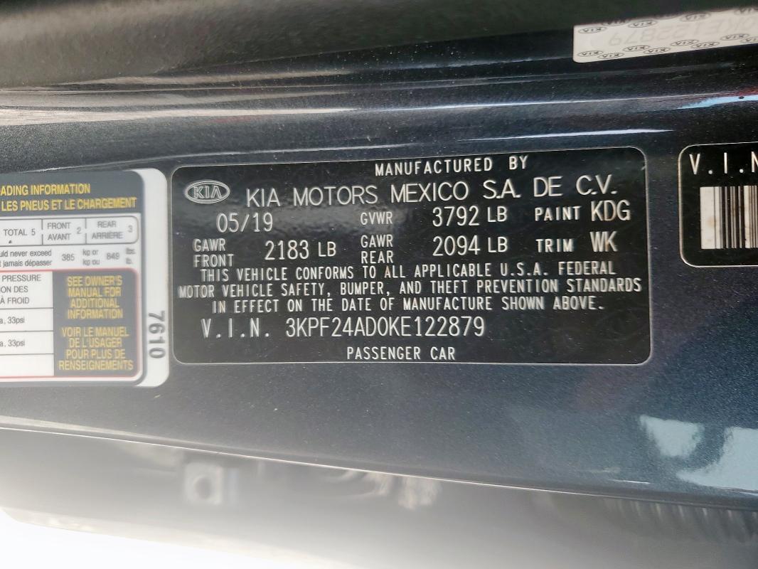 3KPF24AD0KE122879 - 2019 KIA FORTE FE Boz foto 12