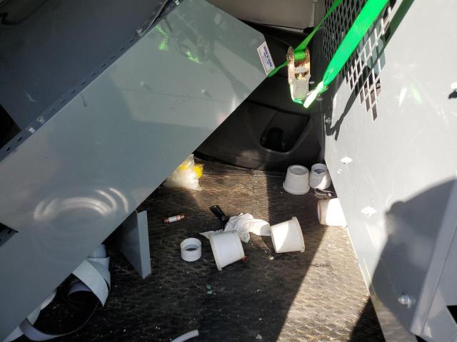 ZFBERFAB6H6E24814 - 2017 RAM PROMASTER GREEN photo 11