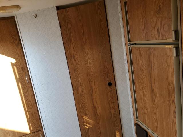 1EA1E1925T1568410 - 1996 TERR CAMPER WHITE photo 7