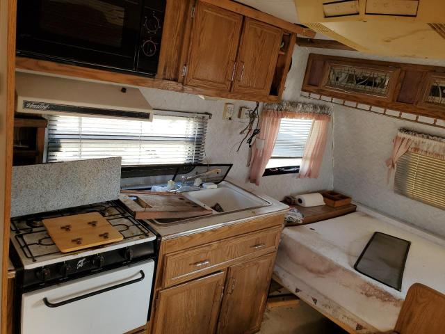 1EA1E1925T1568410 - 1996 TERR CAMPER WHITE photo 8