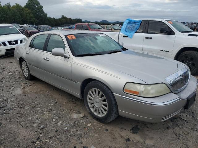 1LNHM82W23Y649730 - 2003 LINCOLN TOWN CAR SIGNATURE 银色 照片 4