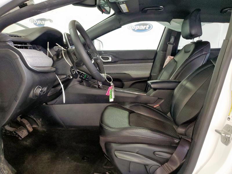 3C4NJDBNXRT117040 - 2024 JEEP COMPASS LATITUDE Biały zdjęcie 7