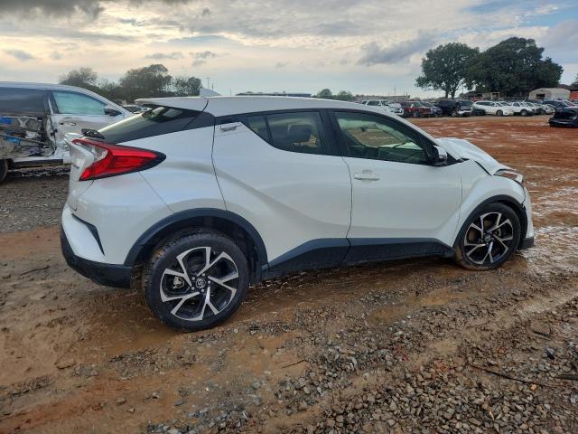 JTNKHMBX2J1008529 - 2018 TOYOTA C-HR XLE Белый фото 3