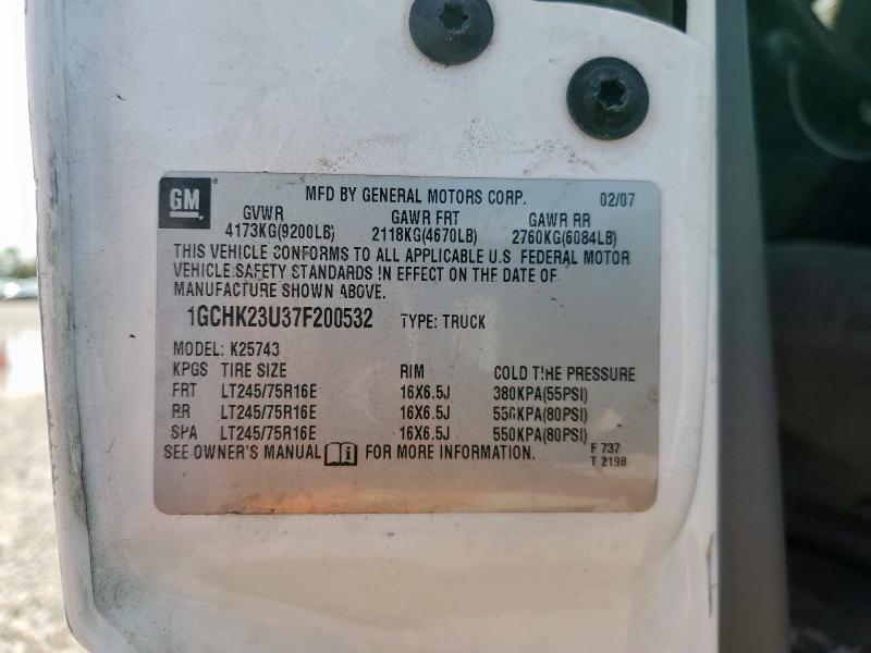 1GCHK23U37F200532 - 2007 CHEVROLET SILVERADO K2500 HEAVY DUTY WHITE photo 12