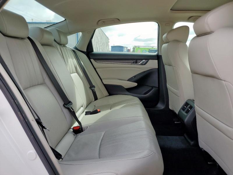 1HGCV1F53JA164704 - 2018 HONDA ACCORD EXL WHITE photo 10