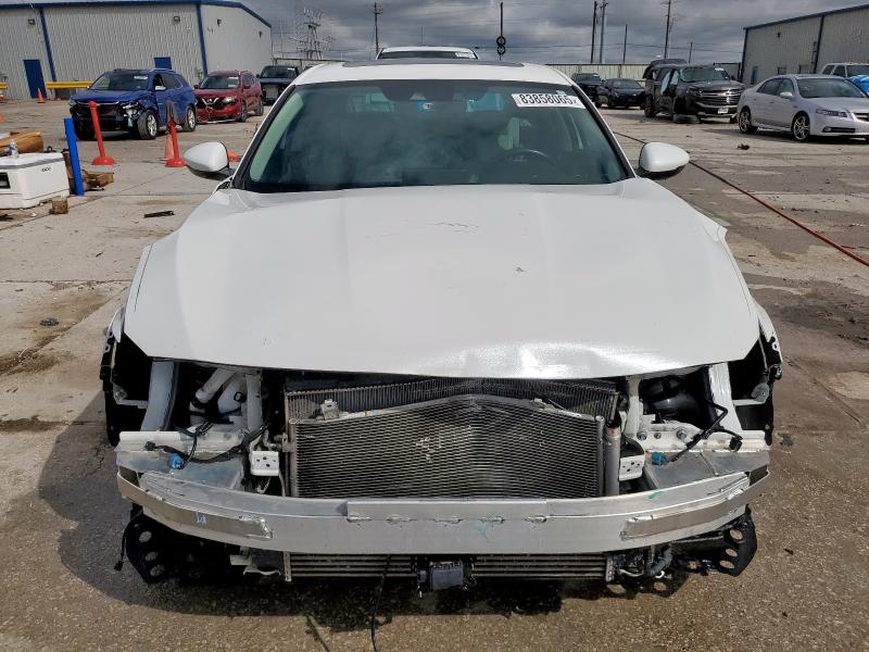 1HGCV1F53JA164704 - 2018 HONDA ACCORD EXL WHITE photo 5