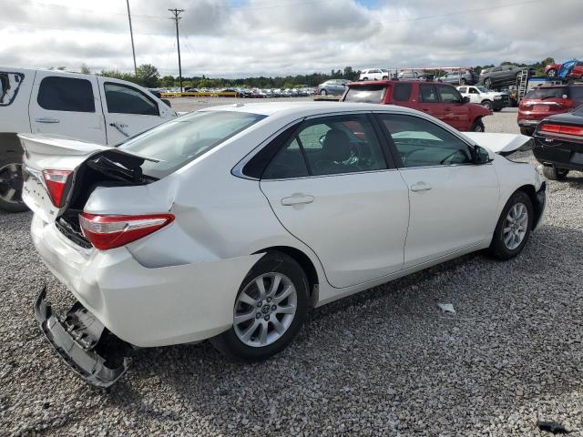 4T1BF1FK4FU496830 - 2015 TOYOTA CAMRY LE Biały zdjęcie 3