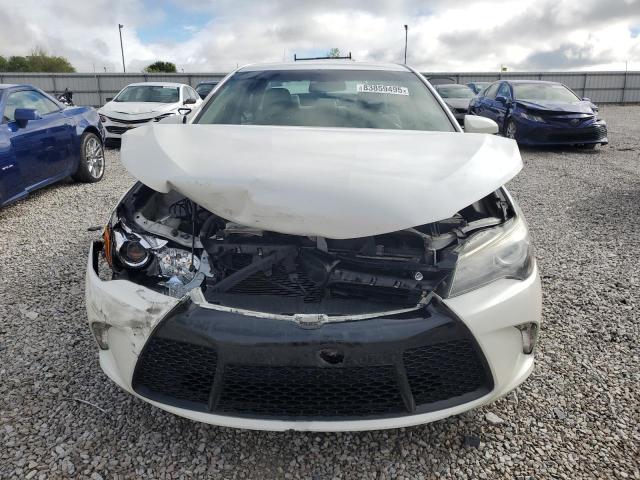 4T1BF1FK4FU496830 - 2015 TOYOTA CAMRY LE Biały zdjęcie 5