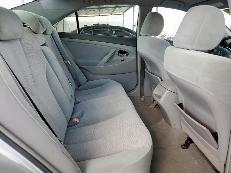 4T1BF3EKXAU577577 - 2010 TOYOTA CAMRY BASE SILVER photo 10