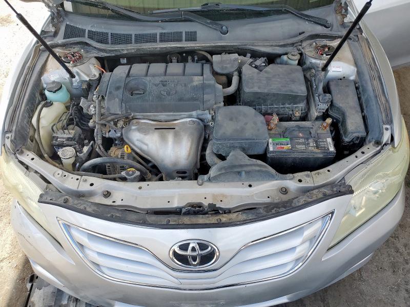 4T1BF3EKXAU577577 - 2010 TOYOTA CAMRY BASE SILVER photo 11
