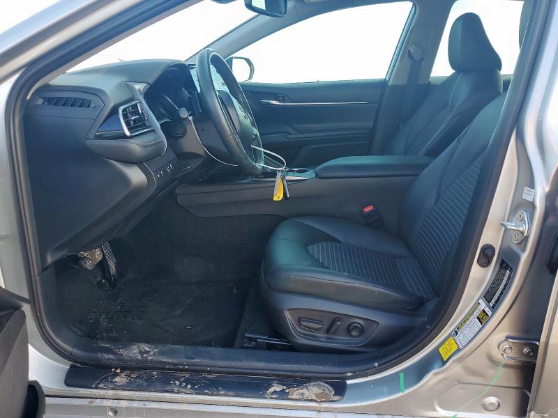 4T1T11AK5NU629748 - 2022 TOYOTA CAMRY SE GRAY photo 7