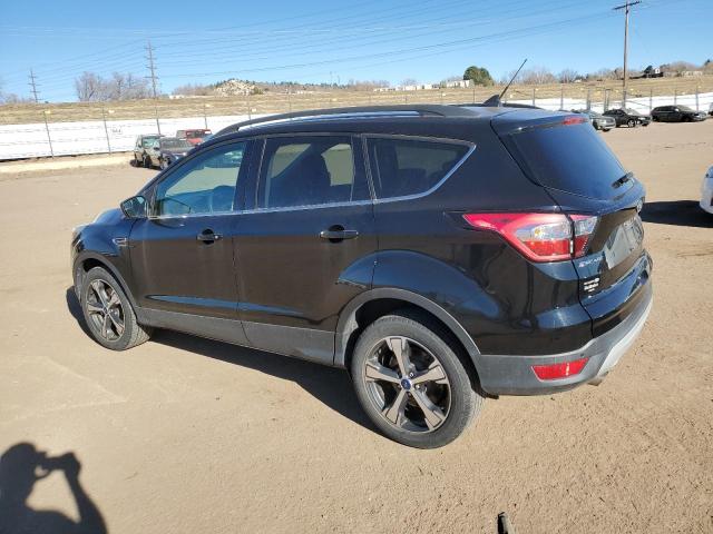 1FMCU9HD9JUB66665 - 2018 FORD ESCAPE SEL Schwarz Foto 2