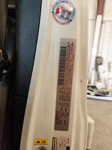 1C4HJXEN3JW314995 - 2018 JEEP WRANGLER U SAHARA WHITE photo 14