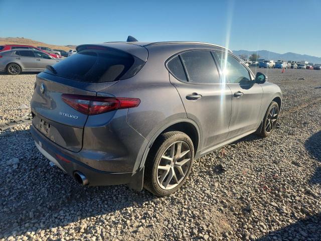 ZASFAKNN4J7C05134 - 2018 ALFA ROMEO STELVIO TI SPORT CHARCOAL photo 3