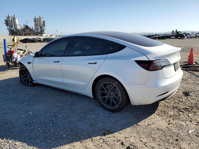 5YJ3E1EB3MF876082 - 2021 TESLA MODEL 3 Білий фото 2
