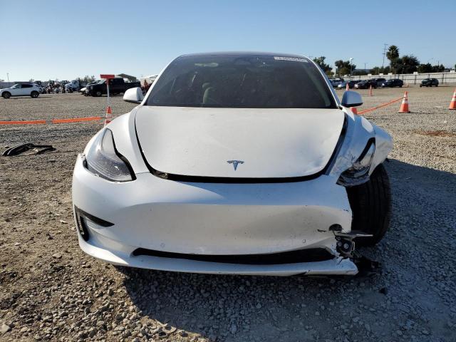 5YJ3E1EB3MF876082 - 2021 TESLA MODEL 3 Білий фото 5