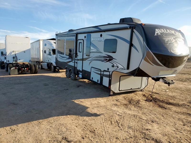 4YDF30020HE760248 - 2017 KEY AVALANCHE ორფეროვანი ფოტო 1