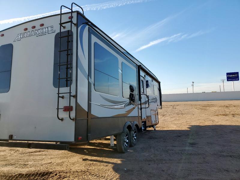 4YDF30020HE760248 - 2017 KEY AVALANCHE ორფეროვანი ფოტო 4