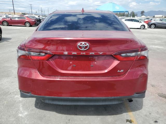 4T1C11AK2NU054430 - 2022 TOYT CAMRY LE RED photo 6