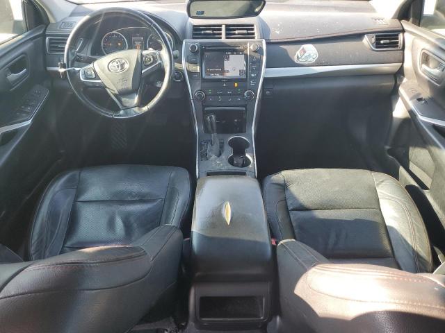 4T1BF1FK9HU620092 - 2017 TOYOTA CAMRY LE 银色 照片 8