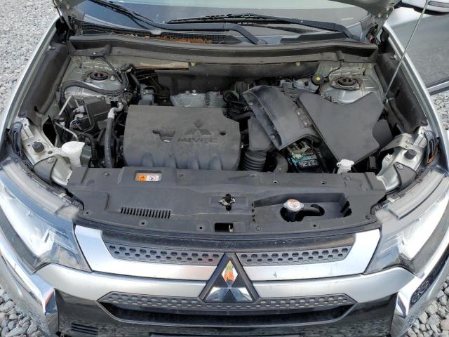 JA4AD3A30LZ043735 - 2020 MITSUBISHI OUTLANDER SE SILVER photo 12