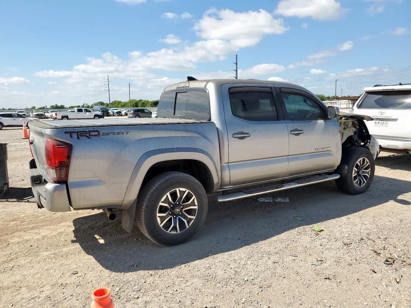 5TFAZ5CN5JX061805 - 2018 TOYOTA TACOMA DOUBLE CAB Сірий фото 3
