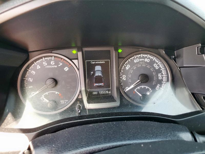 5TFAZ5CN5JX061805 - 2018 TOYOTA TACOMA DOUBLE CAB Сірий фото 9