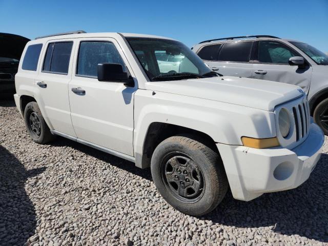 1J8FF28W68D750979 - 2008 JEP PATRIOT SPORT WHITE photo 4