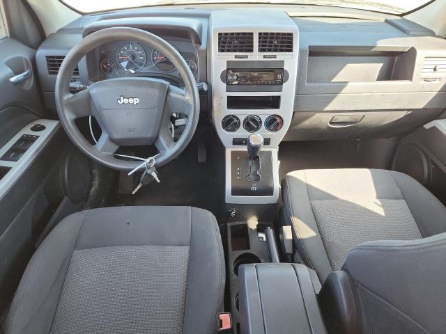 1J8FF28W68D750979 - 2008 JEP PATRIOT SPORT WHITE photo 8