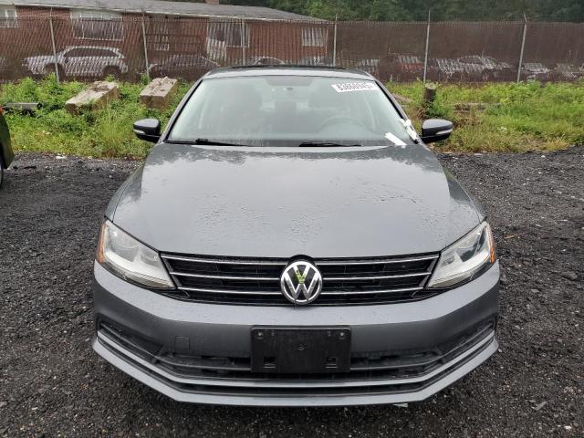 3VWDB7AJ8HM297004 - 2017 VOLKSWAGEN JETTA SE 灰色 照片 5