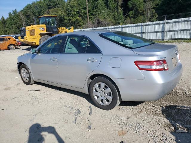 4T1BF3EK6AU049096 - 2010 TOYOTA CAMRY BASE SILVER photo 2