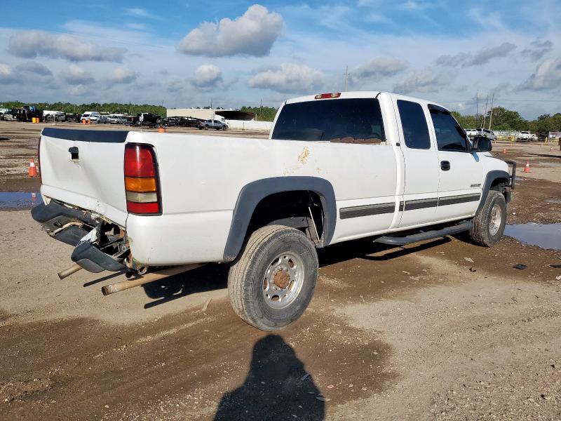 1GCHC29U32E283740 - 2002 CHEVROLET SILVERADO C2500 HEAVY DUTY WHITE photo 3