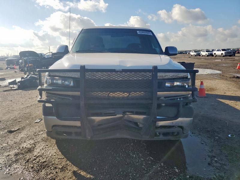 1GCHC29U32E283740 - 2002 CHEVROLET SILVERADO C2500 HEAVY DUTY WHITE photo 5