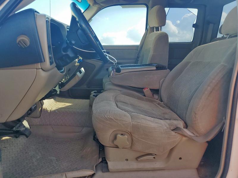 1GCHC29U32E283740 - 2002 CHEVROLET SILVERADO C2500 HEAVY DUTY WHITE photo 7