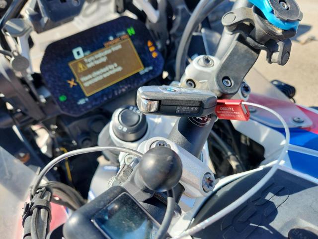 WB10M1304N6F38078 - 2022 BMW R 1250 GS ADVENTURE WHITE photo 8