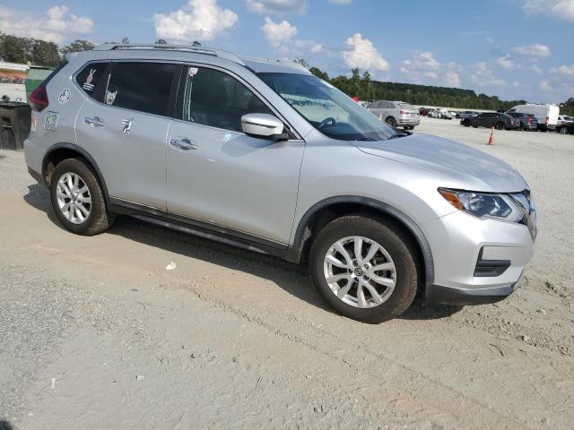 KNMAT2MV8JP589823 - 2018 NISSAN ROGUE S Gümüş foto 4