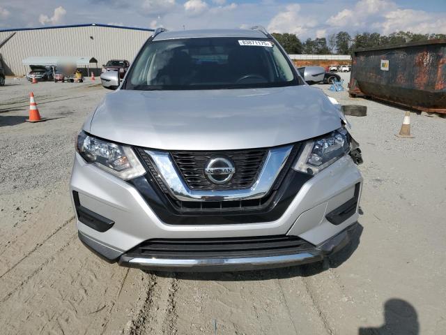 KNMAT2MV8JP589823 - 2018 NISSAN ROGUE S Gümüş foto 5