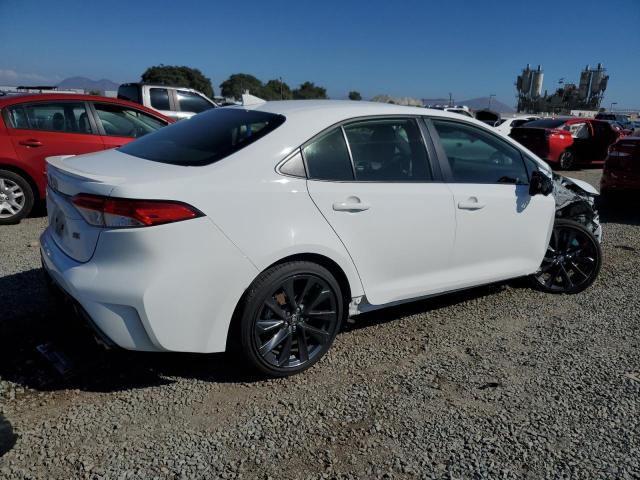 JTDP4MCE8RJ104129 - 2024 TOYOTA COROLLA SE WHITE photo 3