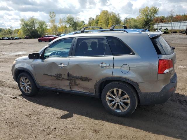 5XYKUDA29BG170469 - 2011 KIA SORENTO EX GRAY photo 2