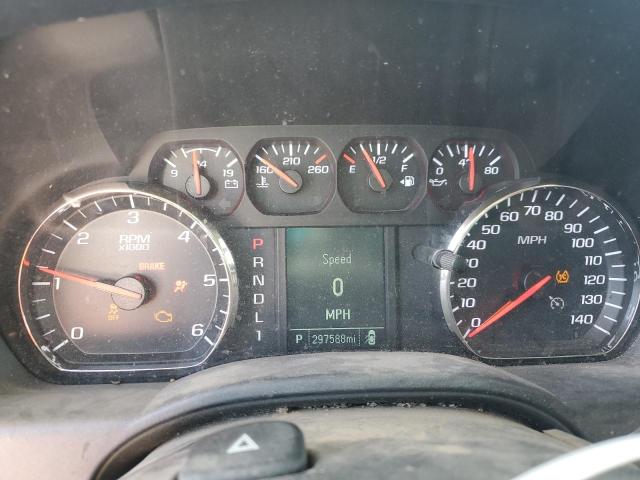 1GC1KUEG8JF129954 - 2018 CHEVROLET SILVERADO K2500 HEAVY DUTY WHITE photo 9