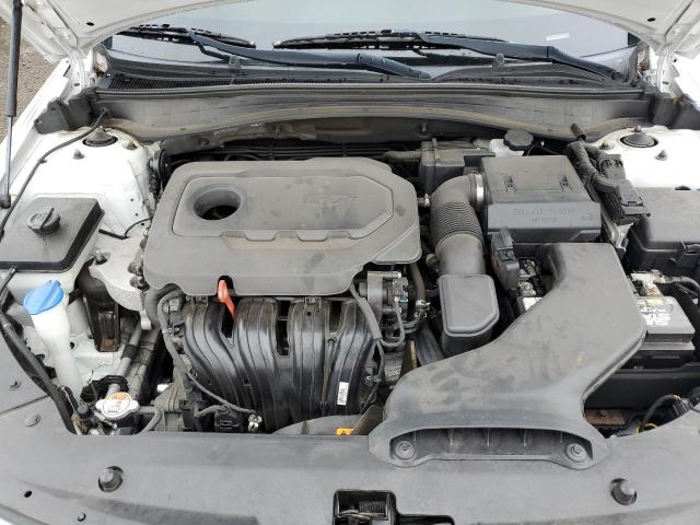 5XXGT4L37JG264268 - 2018 KIA OPTIMA LX Білий фото 11