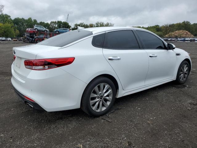 5XXGT4L37JG264268 - 2018 KIA OPTIMA LX Білий фото 3